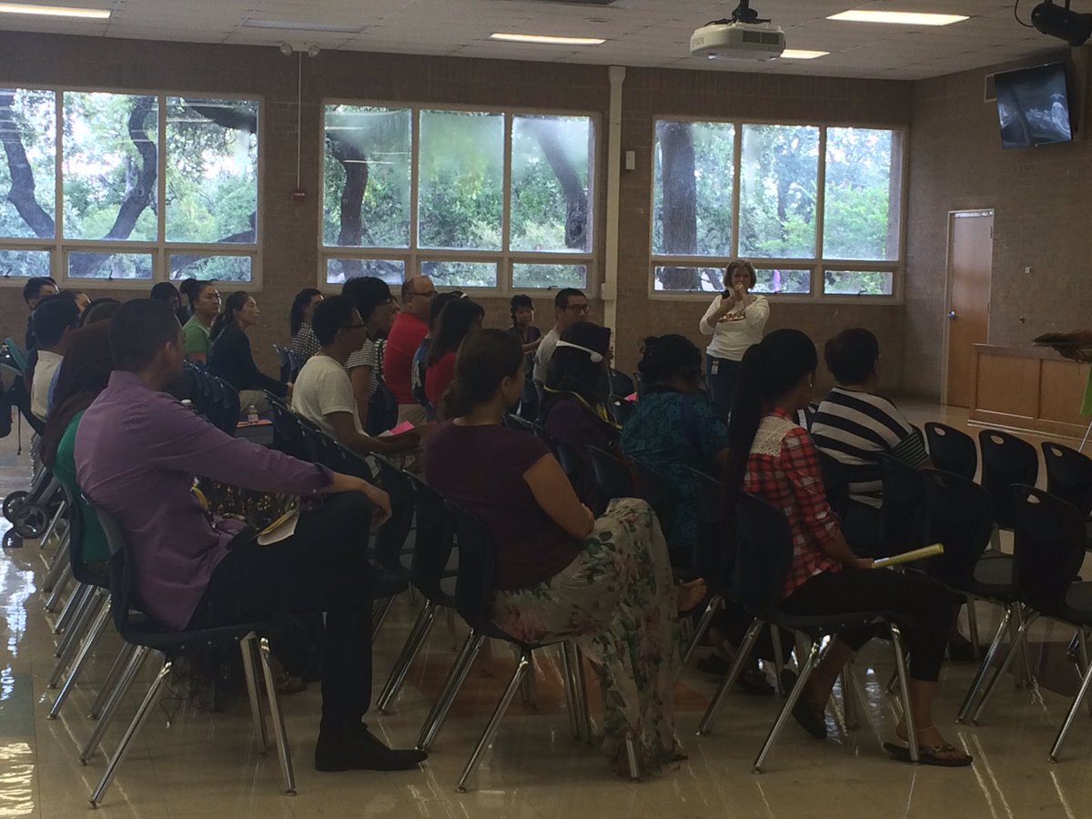 Parents learning at our Bilingual Parent Academy! <a href="/dataqueen21/">Linda Zarakas</a>