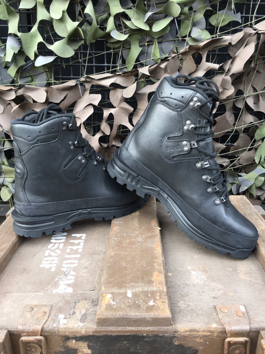scottfelton1983's tweet photo. Meindl gortex lined boots large Walking /hiking/shooting ,superb quality visit https://t.co/UsZW6GMe1F #armystore https://t.co/cbibSyNUjl