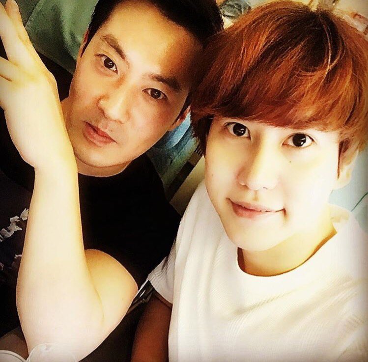 Blue on Twitter: "Kyu & Park Ju Young(Kim Hee Sun's husband) selca at