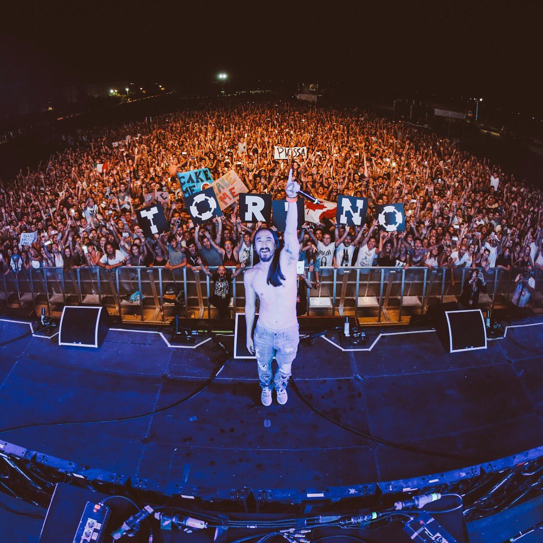 Day one of my Italian Tour & this is Torino Italia w/ @mtvitalia! 🍝🍝🍝🍝 https://t.co/ZF86rv4jxQ