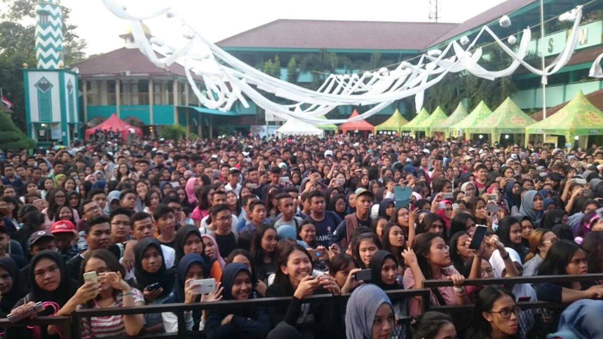 #infopensi LIVE Report pensi <a href="/SEVONE9TH/">#Sevone9th</a>