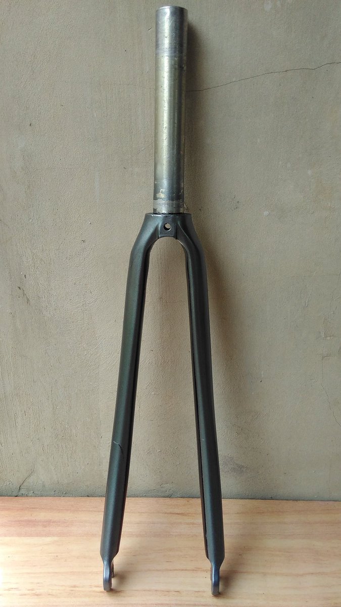 WTS fork alloy mosso repaint, steertube 17cm, 320k freeong P. Jawa cp: 579A3BF0 #fnfjb #fpjb #rpjb <a href="/MegaBikeshop/">The Fixed Factor</a>