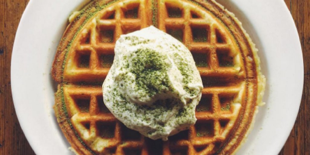 It’s #NationalBetterBreakfastMonth &amp; we’re dreaming about this #mochi waffle! Photo: <a href="/thenookhi/">the nook Honolulu</a>
