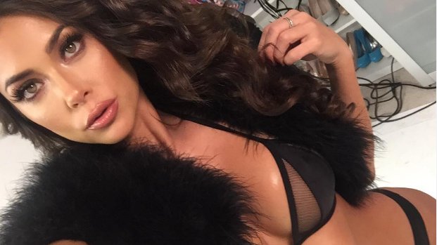 Good morning! Kick your day off with some sexy selfies ? https://t.co/6tsNZIRlqU https://t.co/q1gpov