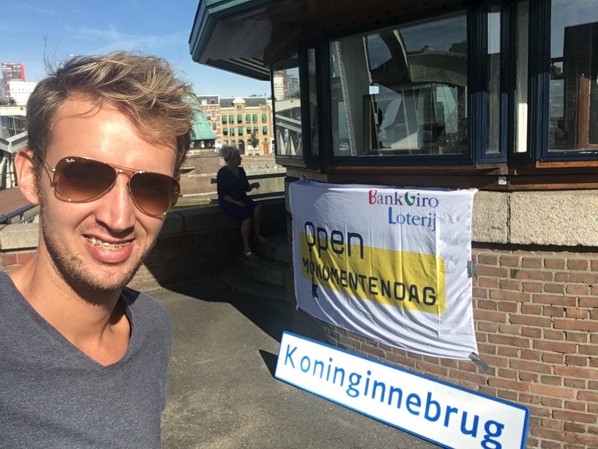 Helmer010's tweet image. Veel belangstelling voor verhaal @Stadsbeheer010 en @Brughuisjes tijdens #Openmonumentendagen bij koninginnebrug