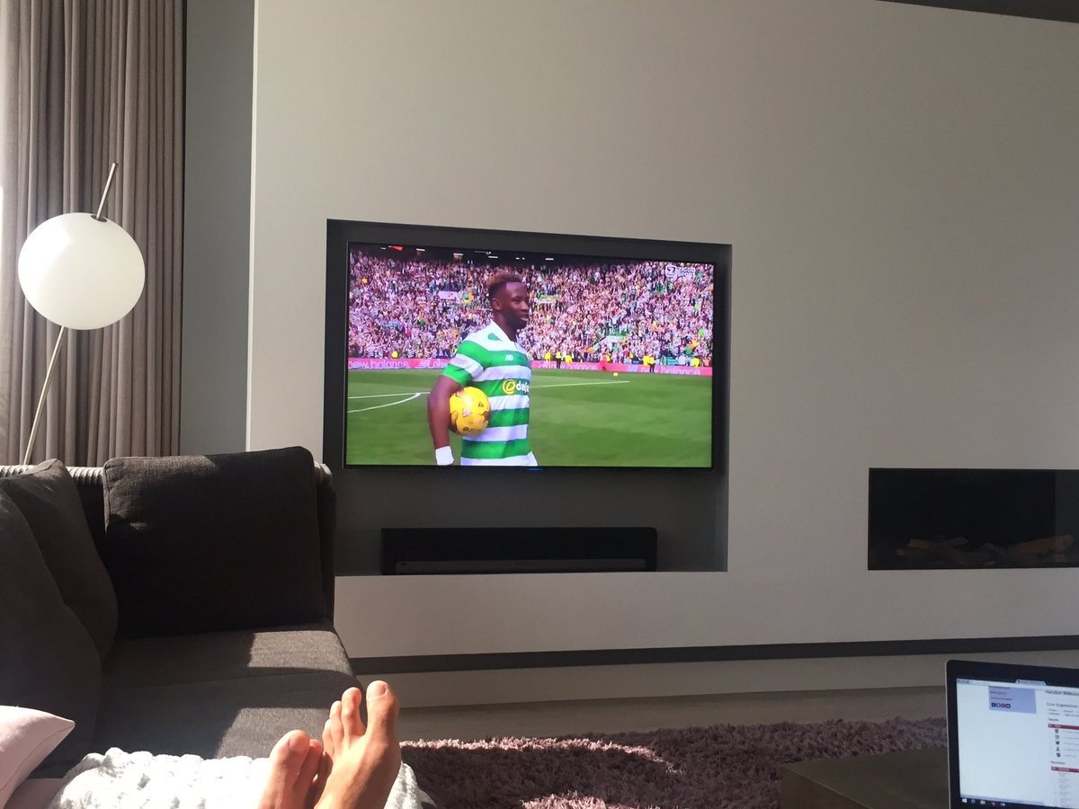 Comfortably with my feet up, watching the man of the moment. Decent performance from the Bhoys🍀⚽️👏🏼@celticfc