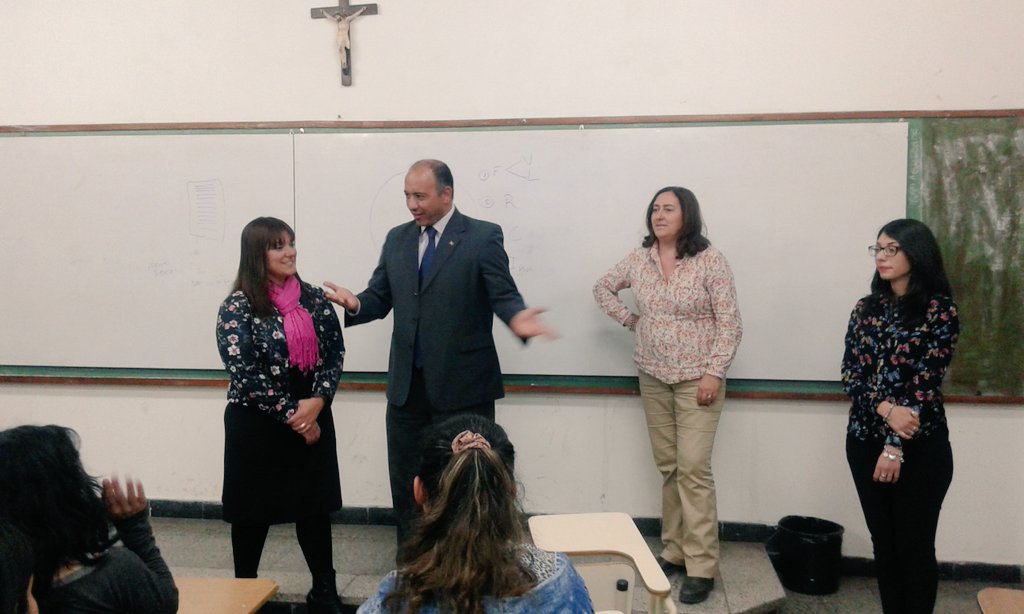 ForoRRIIUcasal's tweet photo. Ayer se entregaron los certificados a quienes han finalizado el primer nivel del idioma chino ¡Felicitaciones! https://t.co/5TH56hr2lv