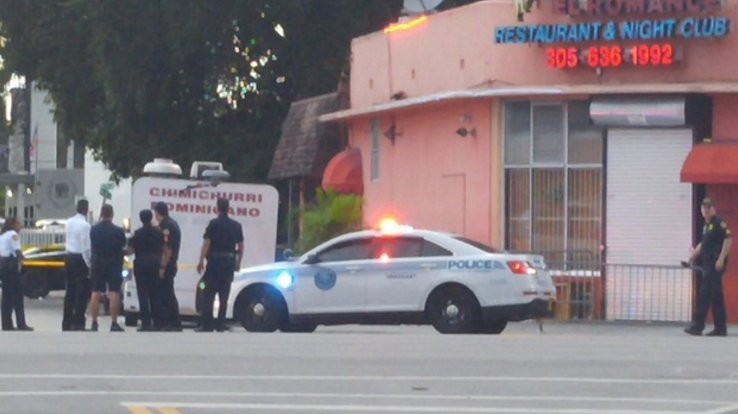 DEVELOPING STORY: 1 killed, 3 wounded in shooting outside Miami nightclub bit.ly/2ctiA1N?utm_me… https://t.co/wKzgWsPMSn