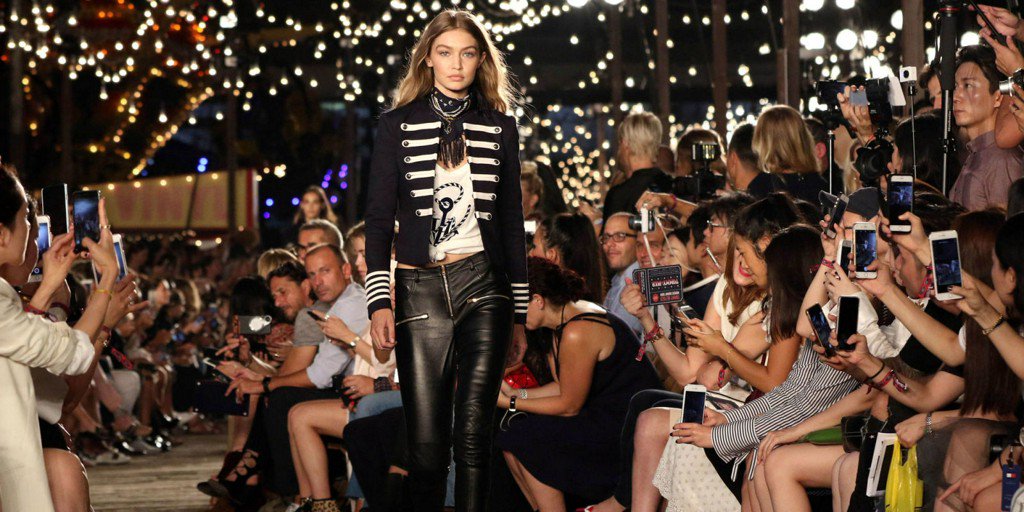 ELLEmagazine's tweet photo. All the Looks From Tommy Hilfiger Spring 2017 https://t.co/pOgfZxWr52 https://t.co/73iGEucW7H