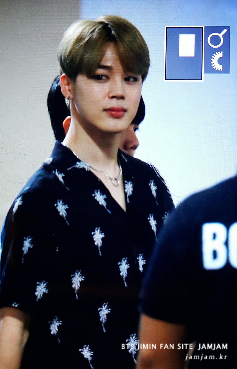 parkjamjam_kr's tweet photo. 160903 #JIMIN https://t.co/qPKHXqJ2Zg