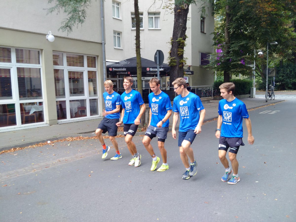 TeamIngWe's tweet photo. Die #BlueForce Jungs scharren mit den Hufen! ;) #WartenAmCheckIn https://t.co/o3J88y4eYG