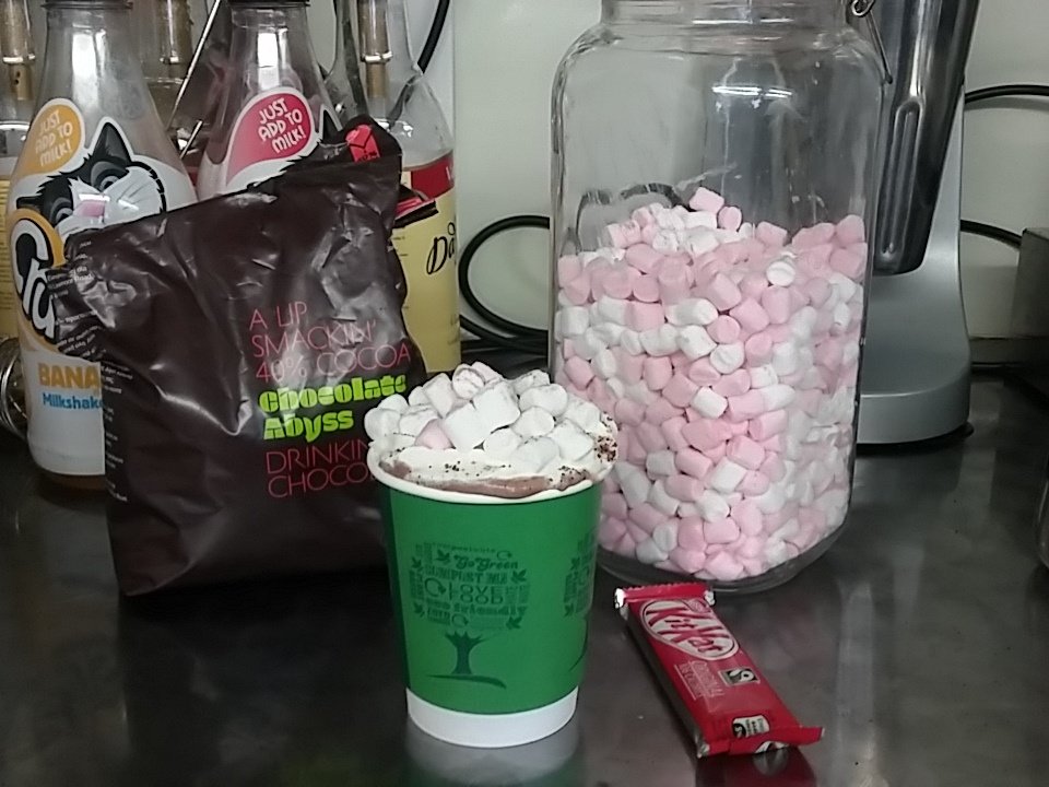 HomesteadPark's tweet photo. Drink of the day is the wonderful hot chocolate with all the trimmings. Delicious! #Hotchocolate #drinkoftheday https://t.co/sdPPdjX5zL
