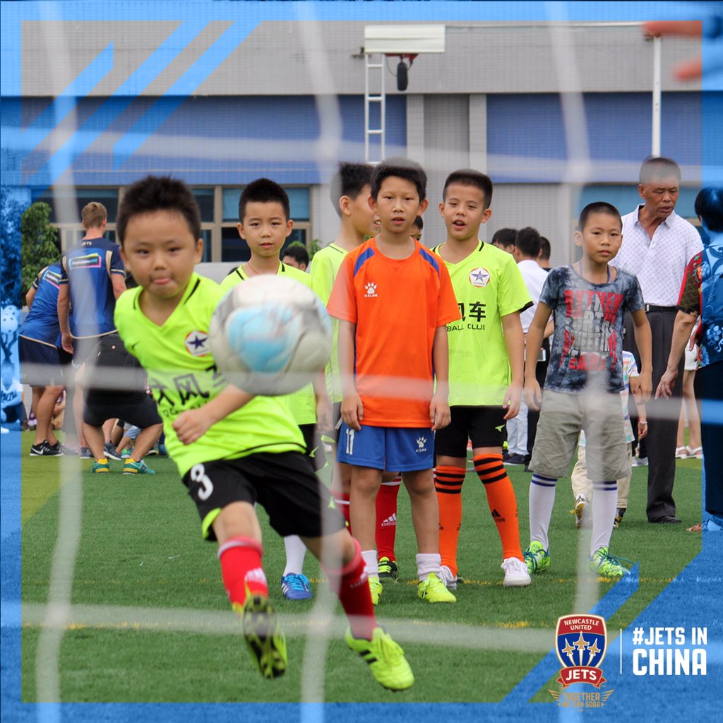 NewcastleJetsFC's tweet photo. πΈ We enjoyed a great day meeting fans in Huizhou with Ledman Group today! - https://t.co/isJYnMfrLi #JetsInChina π¨π³ https://t.co/fllikN05jK