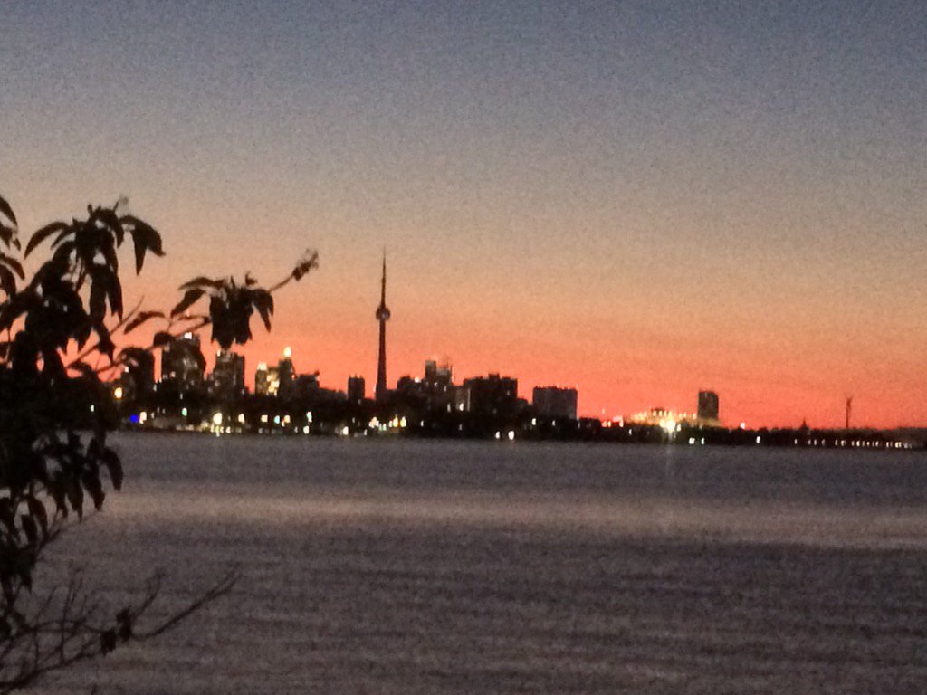 mirandatomenson's tweet photo. Good morning Toronto! #guelphbound #bigtrainingday #trilife #the6ix https://t.co/4orU8lVt9G
