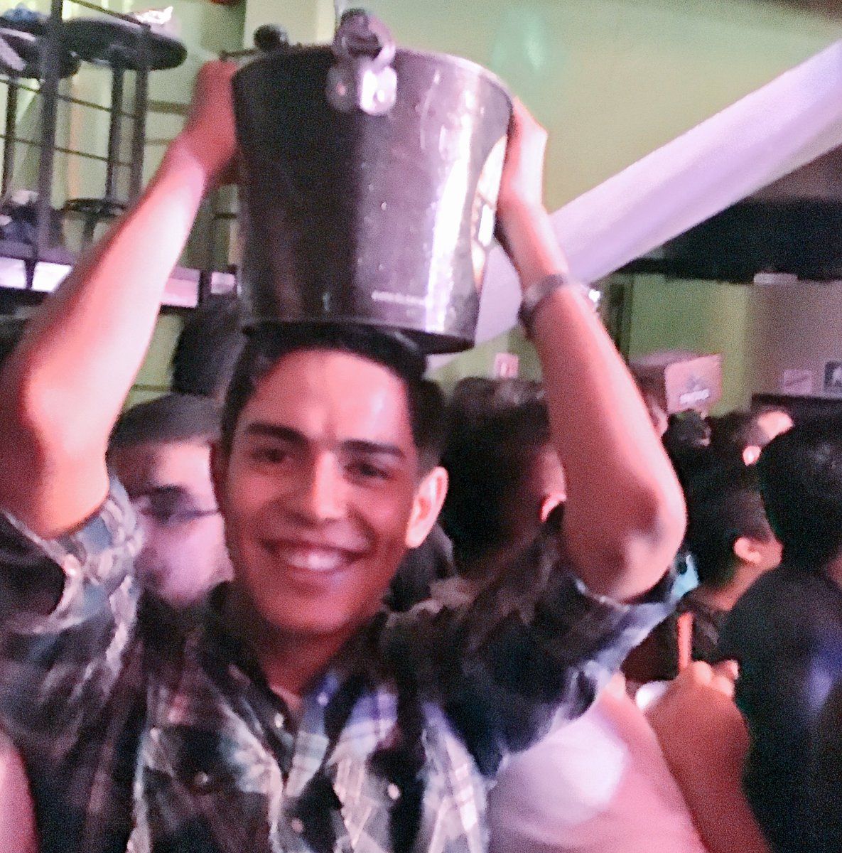 Exa_backup's tweet photo. A este acto lo llamo: #ExaFest2016 https://t.co/PTsAGwgmNs