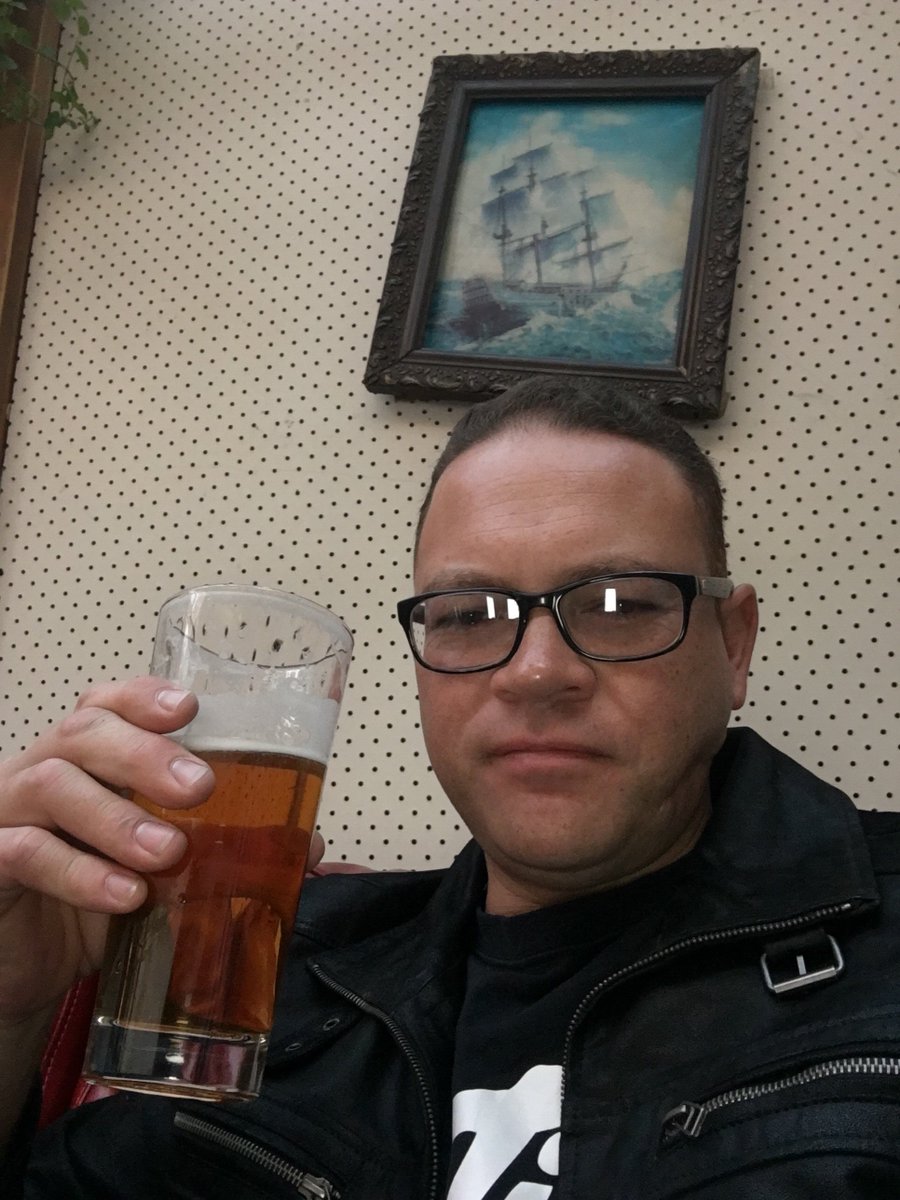 RayBeadle's tweet photo. @charlieacourt @thebasementsyd Killing time @cafelounge surry hills preparing for the show tonight @thebasementsyd https://t.co/TS6C3Q6tcT