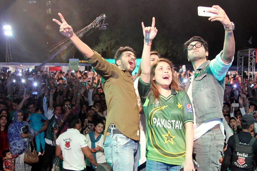 shizakhan466's tweet image. #TB to #Pakfest 
#ActorInLaw