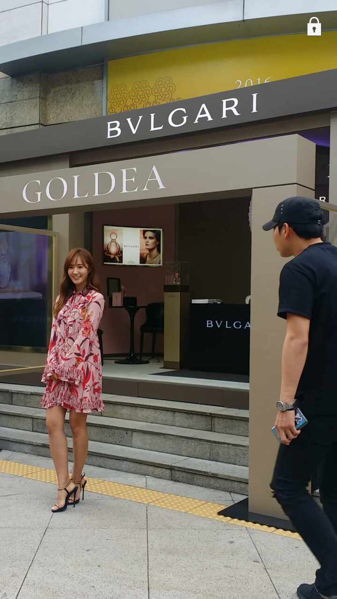[PIC][03-09-2016]Yuri tham dự buổi fansign cho "BVLGARI Rose Goldea" vào chiều nay CraLmRcW8AAkxLU