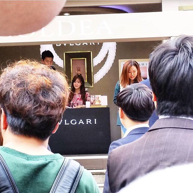 [PIC][03-09-2016]Yuri tham dự buổi fansign cho "BVLGARI Rose Goldea" vào chiều nay CraMtWdWgAY1dCe