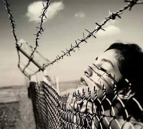 mimelitohot's tweet image. Por muchas barreras que la vida nos ponga, si tenemos ganas de respirar, el cielo siempre sera nuestro.