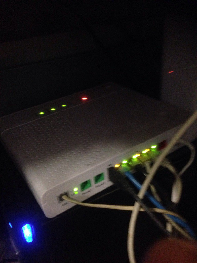 Hé <a href="/KPNwebcare/">KPN Webcare</a>! Wakker worden! We hebben internet #storing