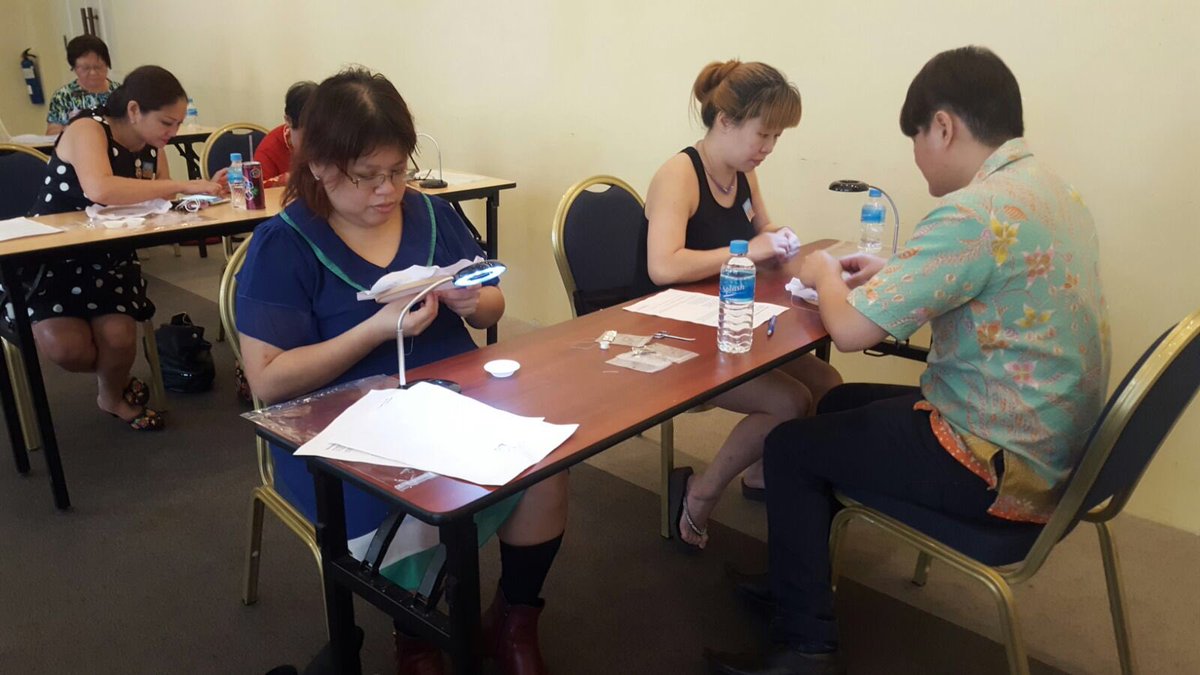 PeranakanMuseum's tweet photo. Participants at the #Peranakan #beading workshop, making their own #beaded cufflinks! #NyonyaNeedlework https://t.co/LICR0Ac9Ff