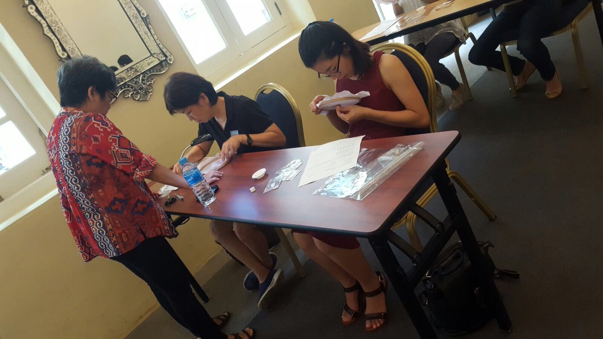 PeranakanMuseum's tweet photo. Participants at the #Peranakan #beading workshop, making their own #beaded cufflinks! #NyonyaNeedlework https://t.co/LICR0Ac9Ff