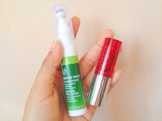 thatsMUMU's tweet photo. #SALEFIE without #selfie produk #TBSSALE favoritnya eyke,kli aj yap bruntung ngdptin giftpack dr @TheBodyShopIndo :) https://t.co/hwxplFdTNL