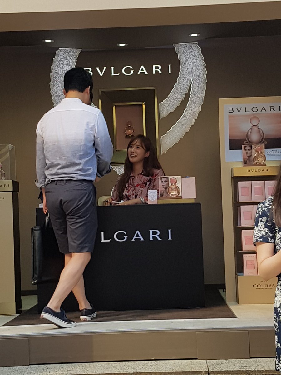 [PIC][03-09-2016]Yuri tham dự buổi fansign cho "BVLGARI Rose Goldea" vào chiều nay CraXNfRWYAELW2T