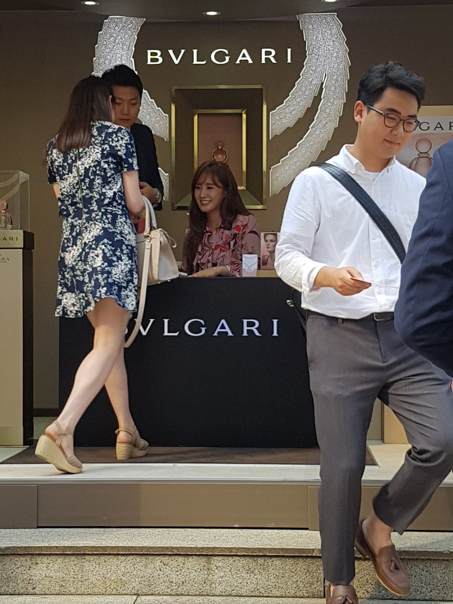 [PIC][03-09-2016]Yuri tham dự buổi fansign cho "BVLGARI Rose Goldea" vào chiều nay CraXPHBXgAE3v-J