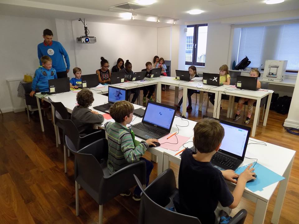 kidesign3d's tweet photo. Our #DIYpavilion workshop tour continues at @DigitalBrighton in @LighthouseArts! #3Dprinting with young architects! https://t.co/MV2ObQxwEA