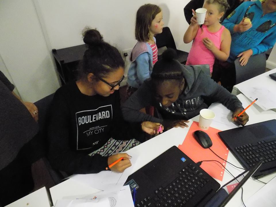 kidesign3d's tweet photo. Our #DIYpavilion workshop tour continues at @DigitalBrighton in @LighthouseArts! #3Dprinting with young architects! https://t.co/MV2ObQxwEA