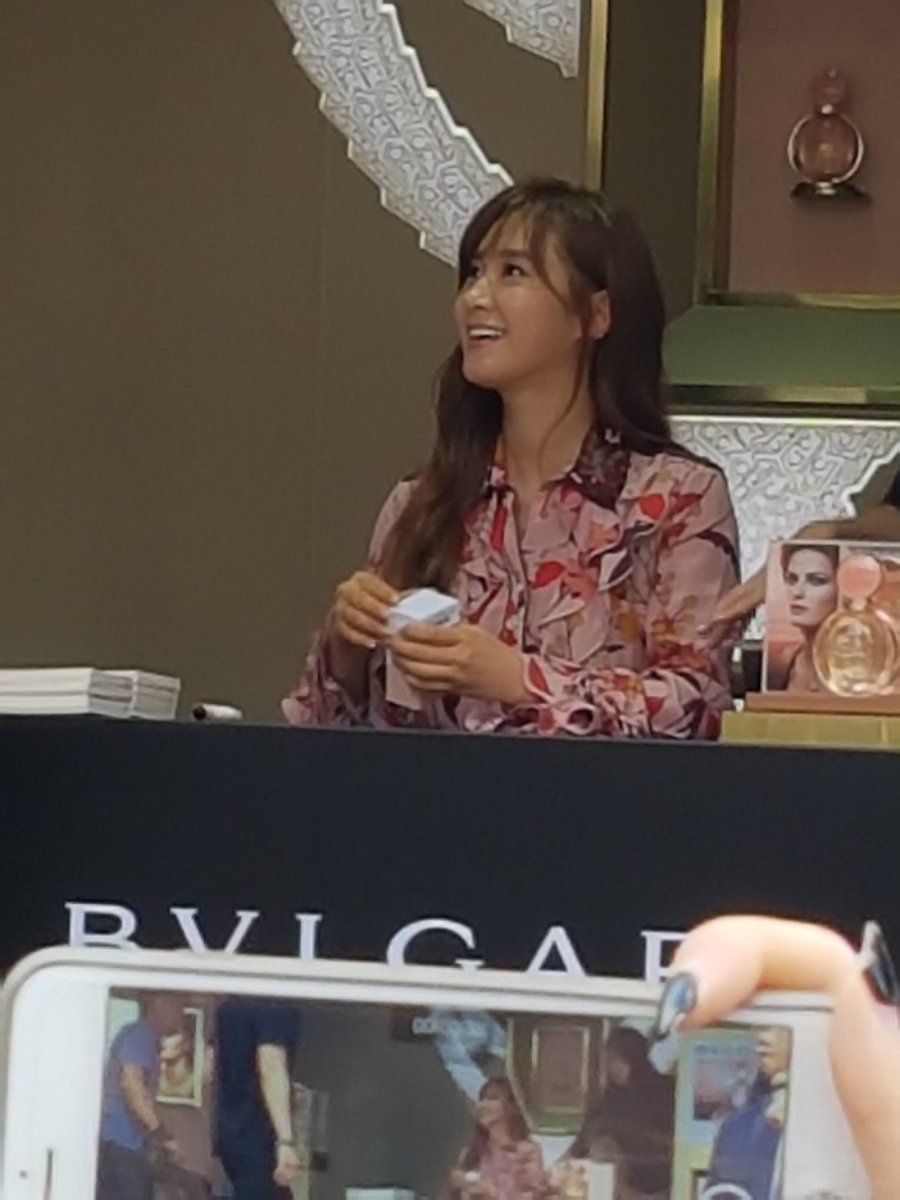 [PIC][03-09-2016]Yuri tham dự buổi fansign cho "BVLGARI Rose Goldea" vào chiều nay CraZrNoUEAA9wOu