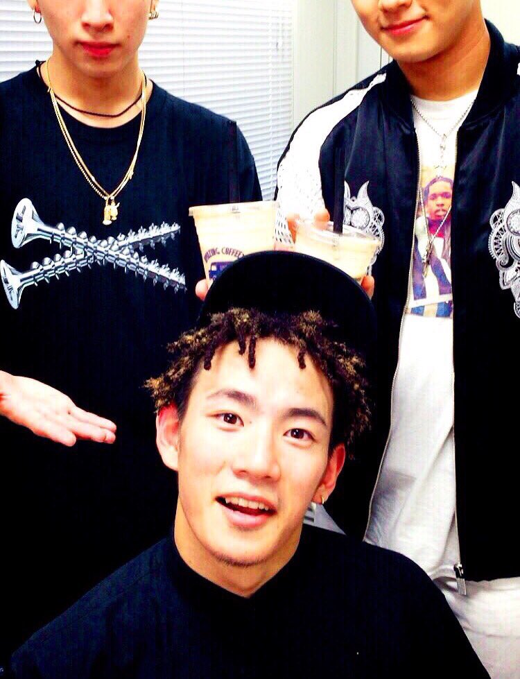 therampagefext's tweet photo. LIVEまで2時間切りました🔥🔥
会場でお待ちしております✨✨

川村壱馬

#HiGH_LOWTHELIVE
#全力ぶちかましで頑張ります
#ということで
#全力ぶちかまし少年
#浦川翔平
#の頭から
#AMAZINGCOFFEE https://t.co/NZzwVIQH6X