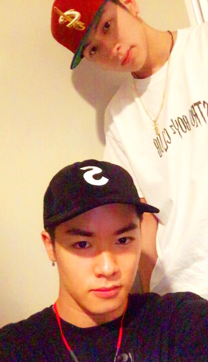 therampagefext's tweet photo. LIVEまで2時間切りました🔥🔥
会場でお待ちしております✨✨

川村壱馬

#HiGH_LOWTHELIVE
#全力ぶちかましで頑張ります
#ということで
#全力ぶちかまし少年
#浦川翔平
#の頭から
#AMAZINGCOFFEE https://t.co/NZzwVIQH6X