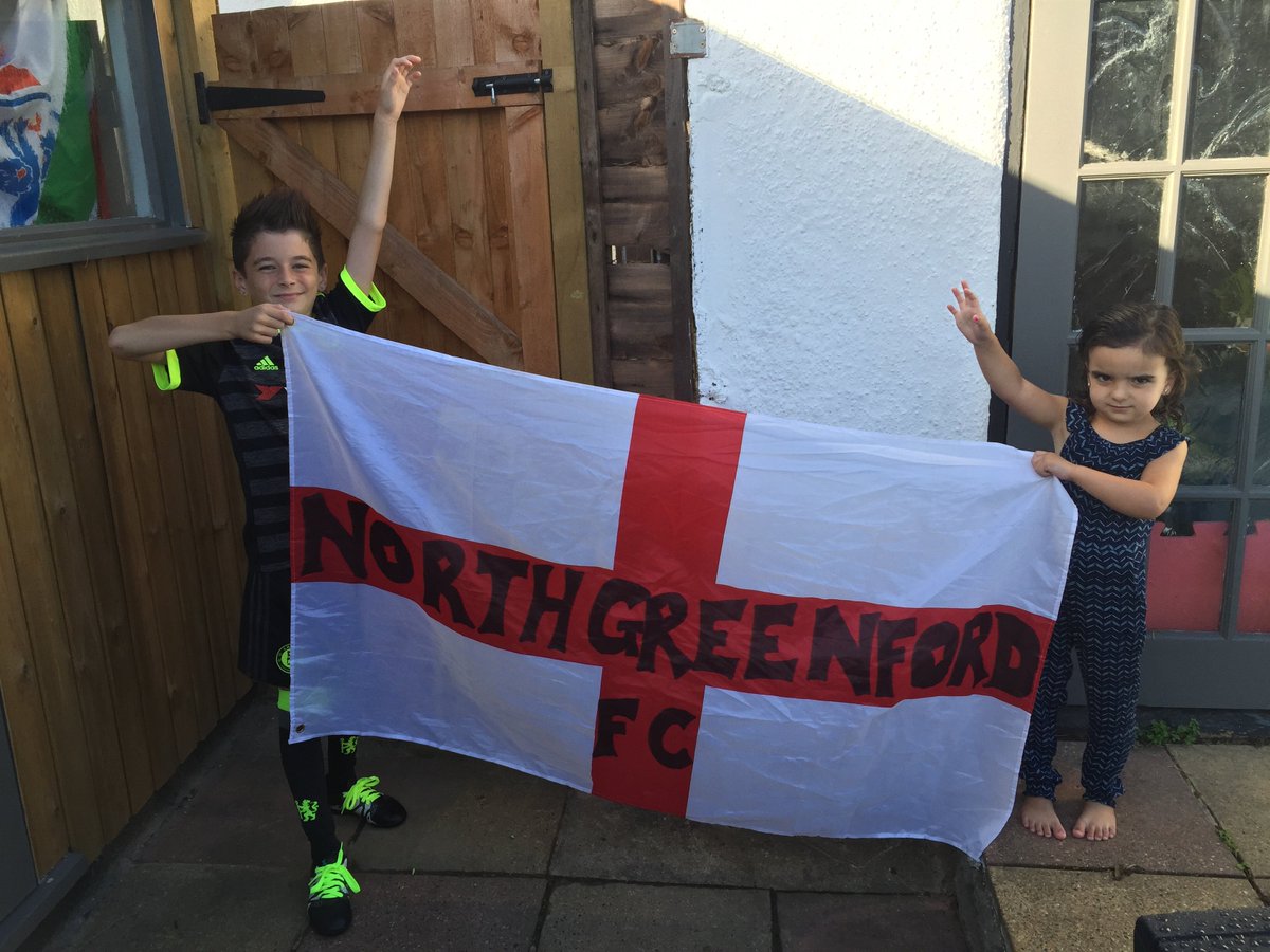 TegzRuss's tweet photo. @NGUfootballclub FA cup game against @FIFC #FACup #football #comeonyoublues #NonLeagueDay2016 https://t.co/qjESfbInWA