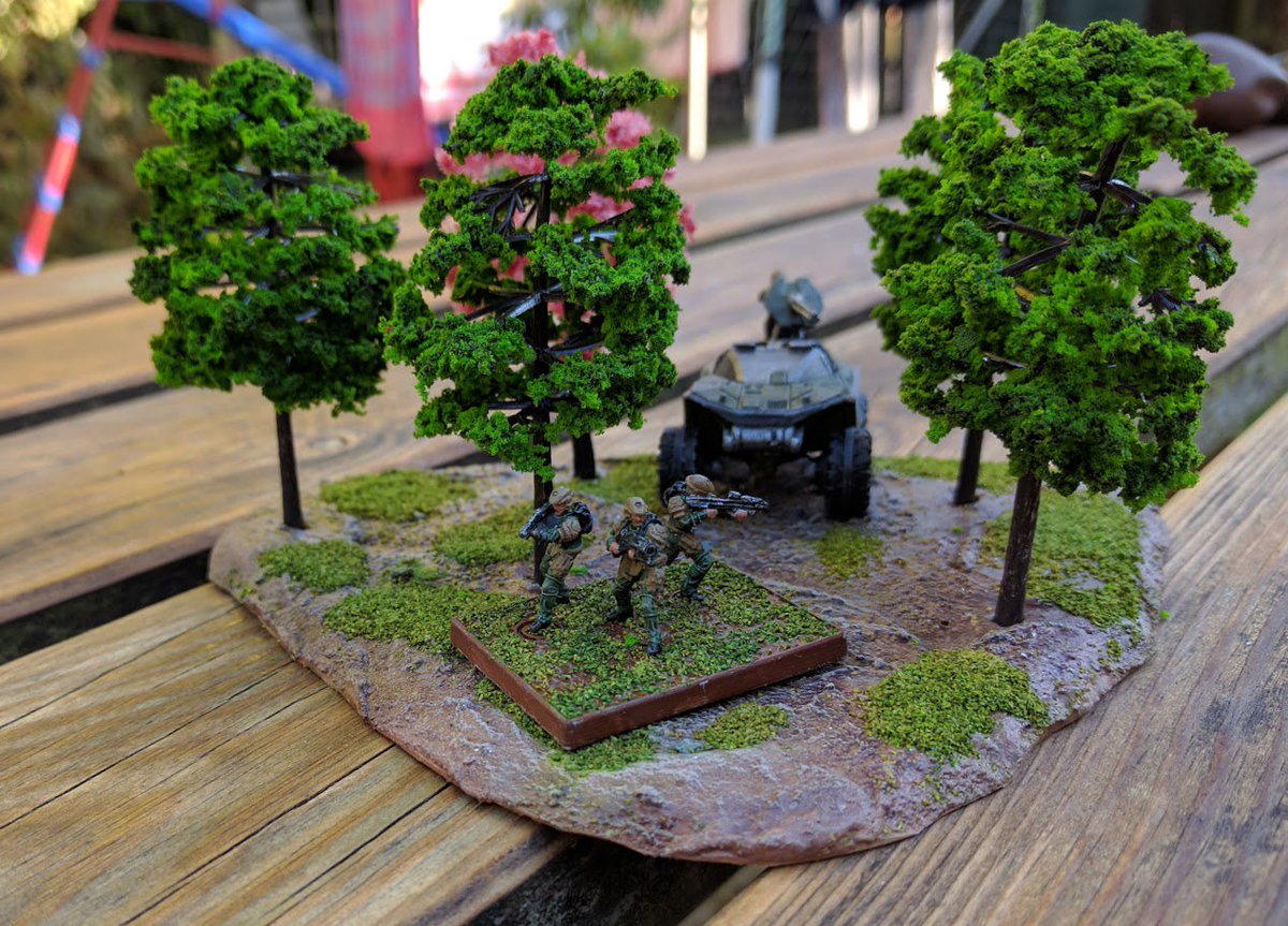 CThiefUK's tweet photo. Mostly finished a little forest terrain piece last night. How to do 15mm leaf scatter though... #HaloGroundCommand https://t.co/aHYBphztjJ