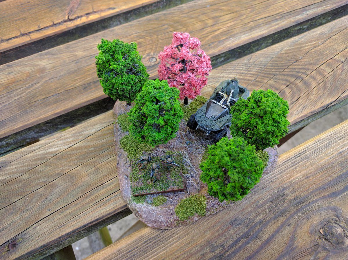 CThiefUK's tweet photo. Mostly finished a little forest terrain piece last night. How to do 15mm leaf scatter though... #HaloGroundCommand https://t.co/aHYBphztjJ