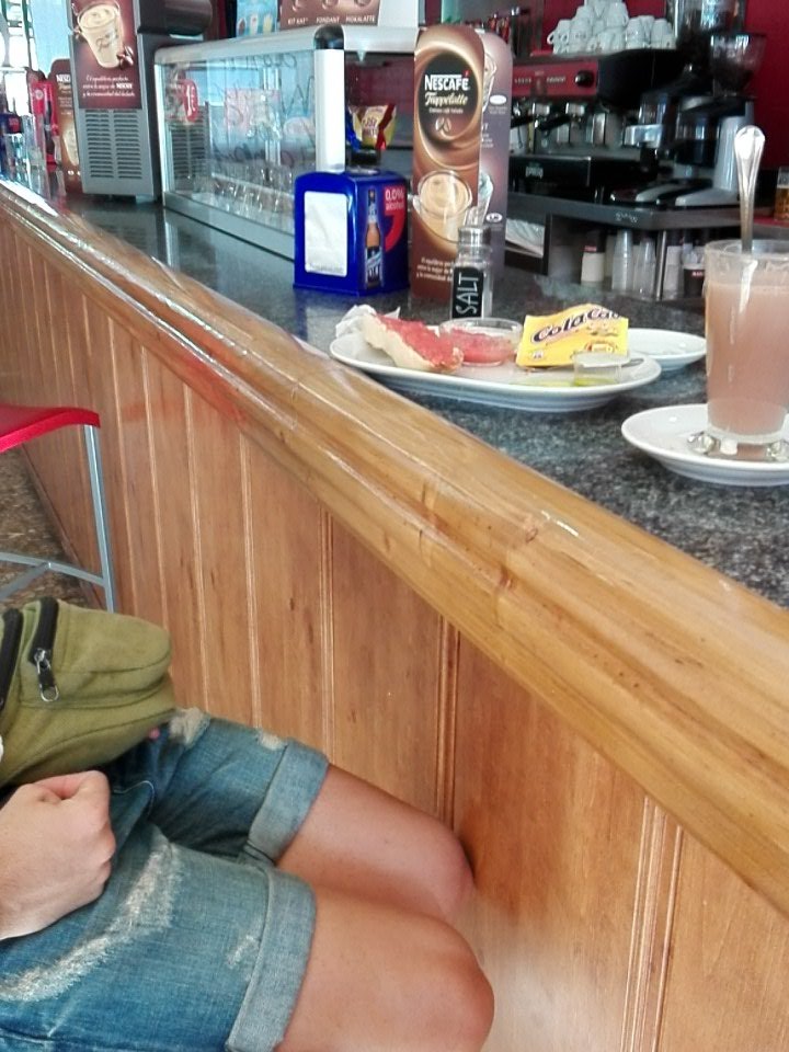 CarlosDLFMusic's tweet photo. @old_pirates desayuno de campeones. #Unviolinyunavozdesayunando https://t.co/Fo70aSVqwy