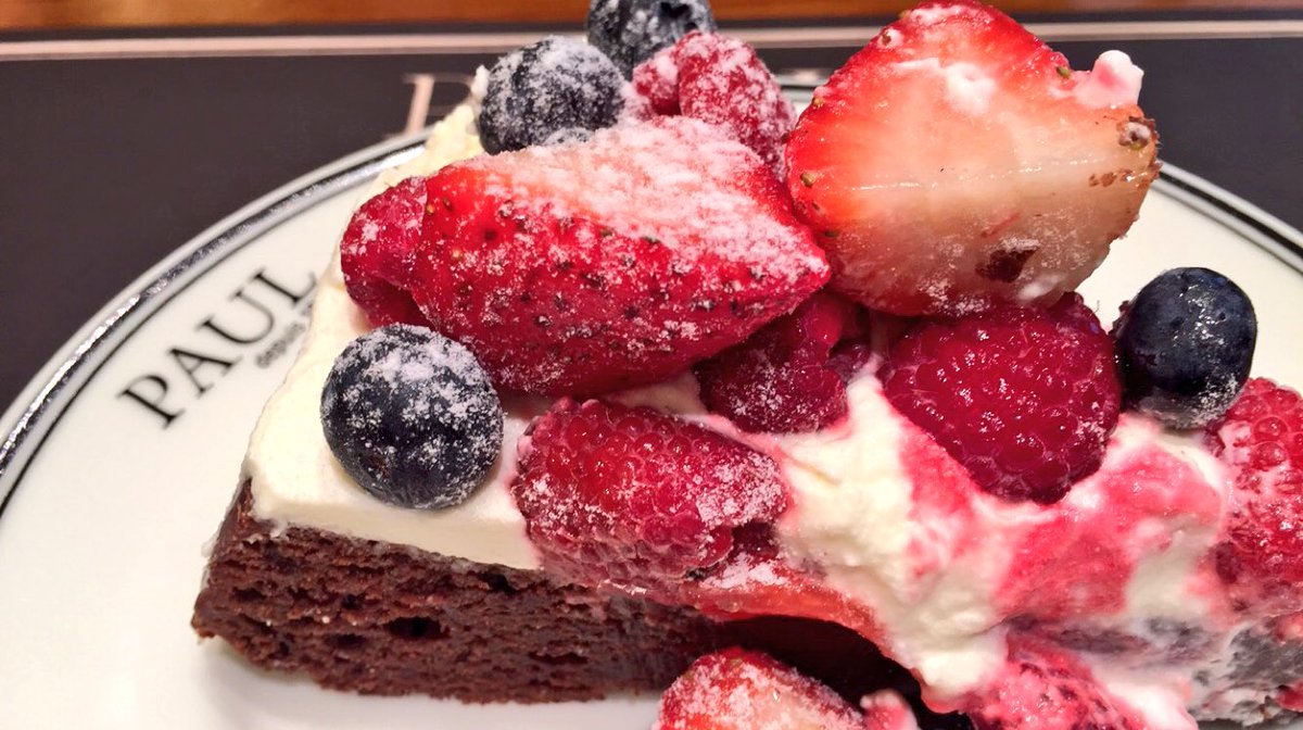 Eman J On Twitter Moelleux Au Chocolate Fruit Rouge Cake From