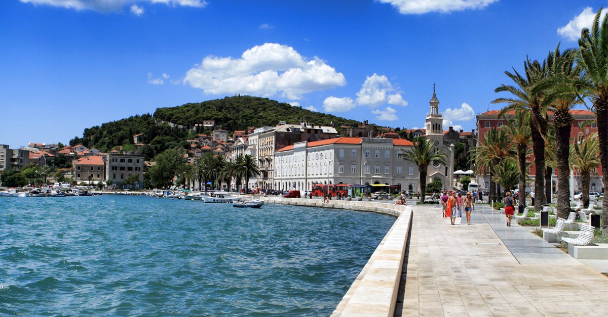 Pay a visit to buzzing Split &amp; experience a mixture between modern and ancient: bit.ly/GeniusHotelsSp…