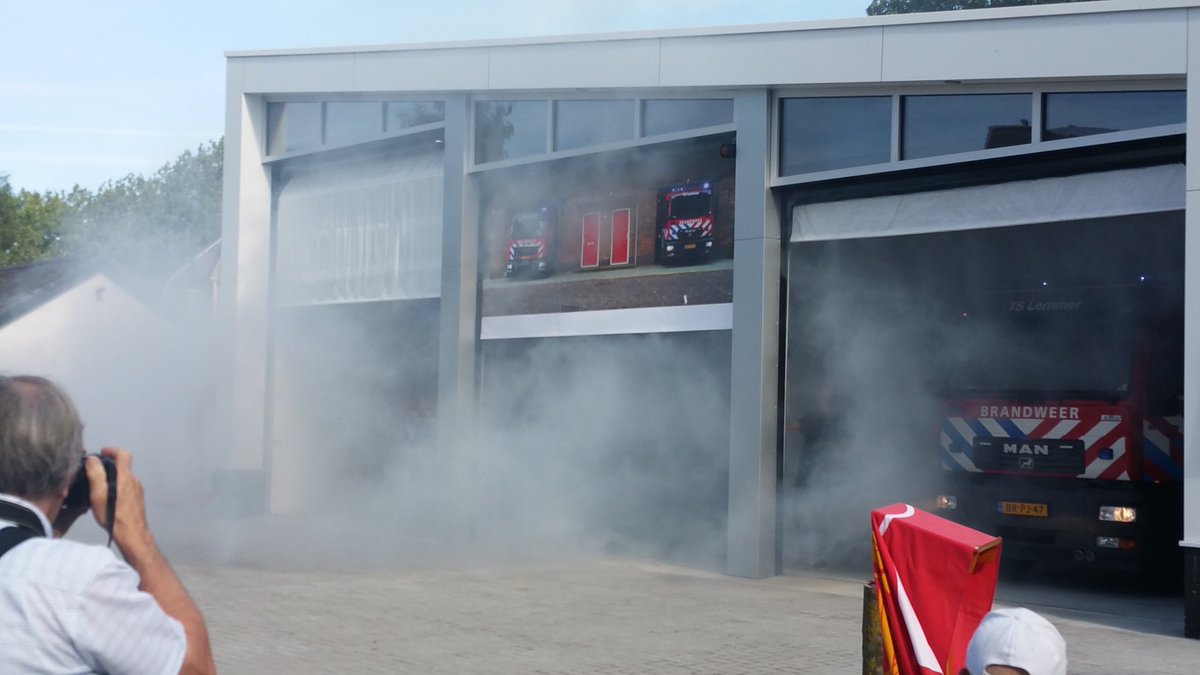 TjitteV's tweet photo. #lemmer#112#brandweer opening brandweerkazerne https://t.co/zzMEeNVeAk