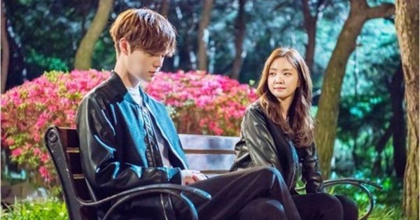 yeojaqt's tweet photo. Ahn Jae Hyun dan Na Eun Ciuman di Teaser 'Cinderella and Four Knights' https://t.co/STrtFpOAgJ https://t.co/9dmL9dVgI0