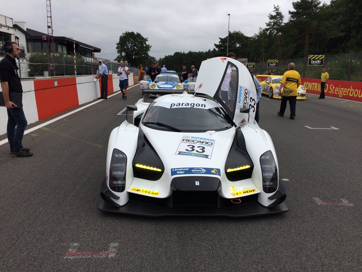 We are on the grid ready for race one of the DMV GTC. Guido Naumann <a href="/autobild/">AUTO BILD</a> is behind the wheel starting from P10