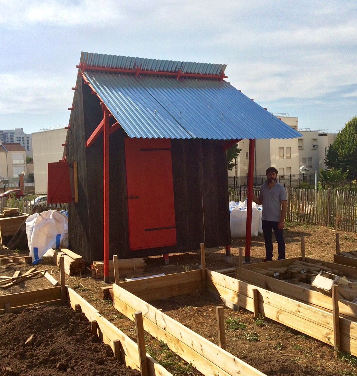 Poudriere92's tweet photo. Ça y est, voilà la #cabane du #potager !☀️#lepotagersurletoit #resto #lapoudrière #fortdissy #terrasse https://t.co/ApCYEMywV3
