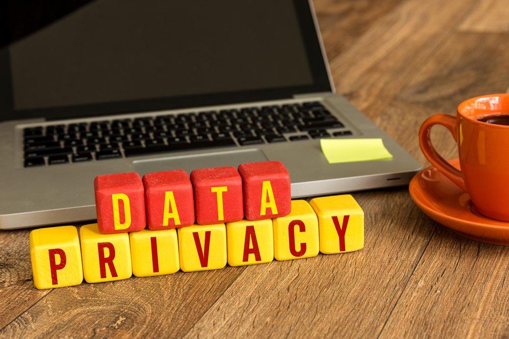 CyberGhost_EN's tweet photo. Get the week's #PrivacyUpdates: the Opera hack, a Privacy Officer for NY students & more: https://t.co/FBbQnVi17h https://t.co/2BmXlWTQUl