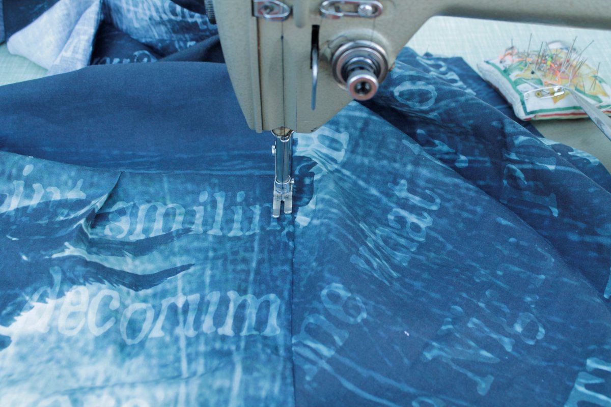 NeonLakeLondon1's tweet photo. topstitching the sleeves of #SteveHebbard'shirts #SignatureAtHome #raven #lotsasewing #AchemyGothic #SignatureAtHome https://t.co/dwdfIzbDMr