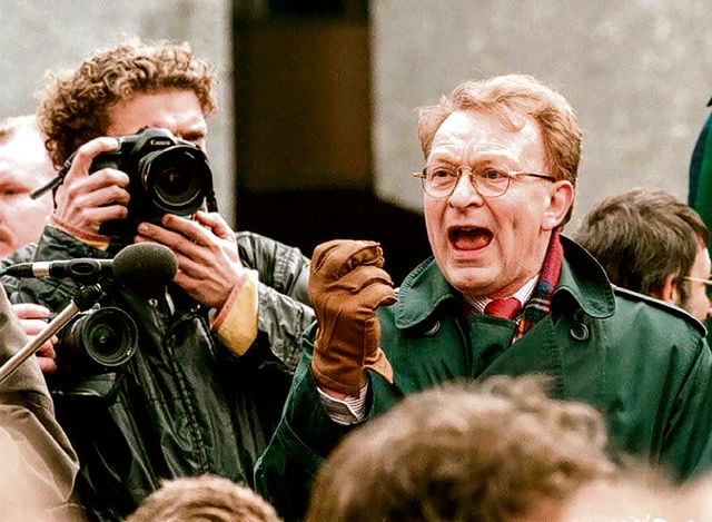 Deze drie boeken zijn genomineerd voor de prijs voor het beste politieke boek van 2015  nrc.nl/undefined/2016…