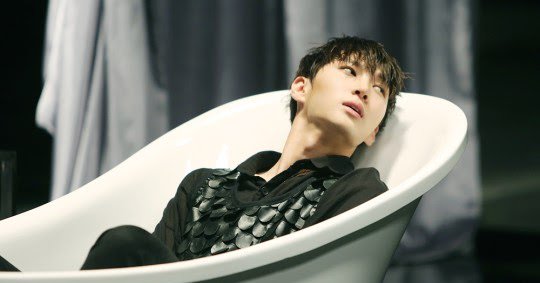 yeojaqt's tweet photo. Leo VIXX Akhinya Kembali Tampil di Program Musik Usai Cedera https://t.co/fMLYlVp61d https://t.co/kKwhRPdy3G