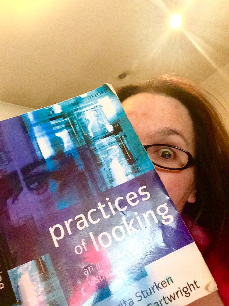 aberdeenuni_FVC's tweet photo. .@BlackwellsAbdn also 2get the ball rolling here's me practicing looking in my #bookselfie w/my #FS1008 coursebook! https://t.co/PpbEpiJfgX